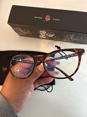 Becky G blue light glasses